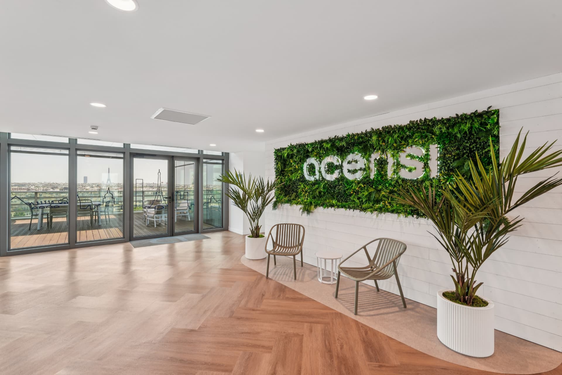 Accueil ACENSI, mur végétal et vue sur Paris, Tour Canopy